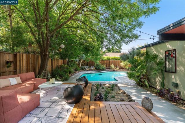 232 Clyde Dr, Walnut Creek CA: https://media.crmls.org/mediaz/56b4ddef-b106-4eea-96de-8f2f1f38642d.jpg