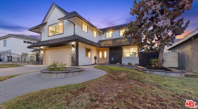 1722 E Turmont Street, Carson CA: https://media.crmls.org/mediaz/56b4f6f3-2143-416d-b92c-5ef6a427d14a.jpg