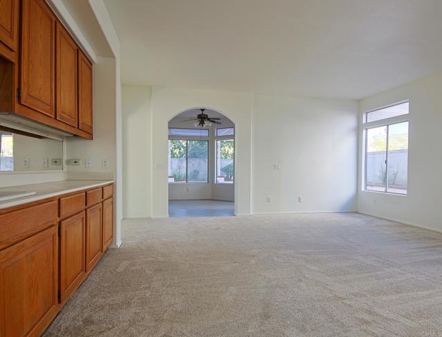 Detail Gallery Image 9 of 43 For 4918 Amador Dr, Oceanside,  CA 92056 - 5 Beds | 3/1 Baths