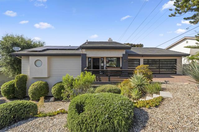 17924 Saint Andrews Dr, Poway CA: https://media.crmls.org/mediaz/56b5138c-2581-49f6-8d0e-a8dd5b4809ef.jpg