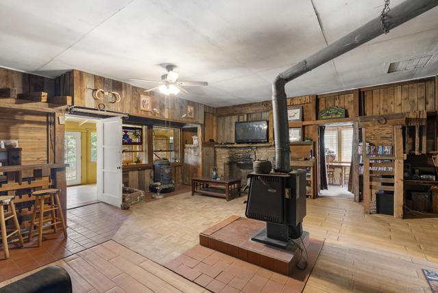 26742 San Felipe Rd, Warner Springs CA: https://media.crmls.org/mediaz/56b5bbf2-dfce-4c50-a1fd-7ab26398614d.jpg