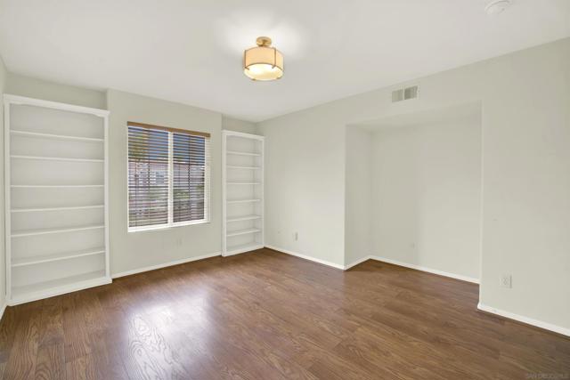 7301 Seafarer Pl, Carlsbad CA: https://media.crmls.org/mediaz/56b66180-5740-438e-b066-09606cd8f80b.jpg