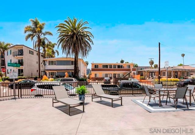3980 Crown Point Drive, San Diego CA: https://media.crmls.org/mediaz/56b6a07b-3a21-446d-b0d7-d2f37e571866.jpg
