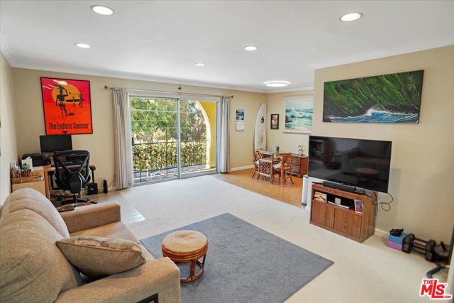 2311 4th Street, Santa Monica CA: https://media.crmls.org/mediaz/56b6a095-245d-4430-b888-32e035d1f940.jpg