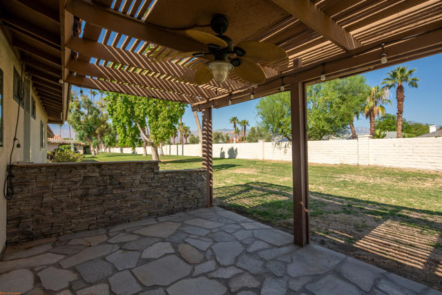 41955 Largo, Palm Desert CA: https://media.crmls.org/mediaz/56b6e5e4-f4ba-4a17-afc3-40de49b15395.jpg