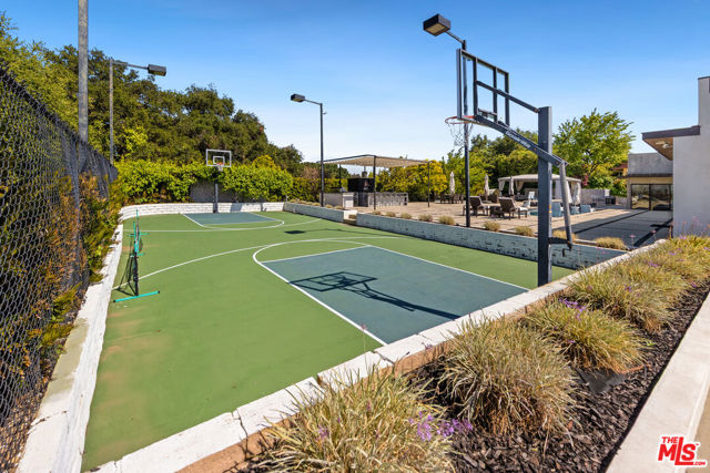 3144 Corda Drive, Los Angeles CA: https://media.crmls.org/mediaz/56b6f25f-3d83-4c66-be2e-585a115b3603.jpg