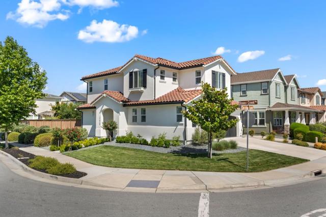 17920 Stoney Creek Way, Morgan Hill CA: https://media.crmls.org/mediaz/56b752b9-0e51-4dc0-9bd4-8eb638918f18.jpg