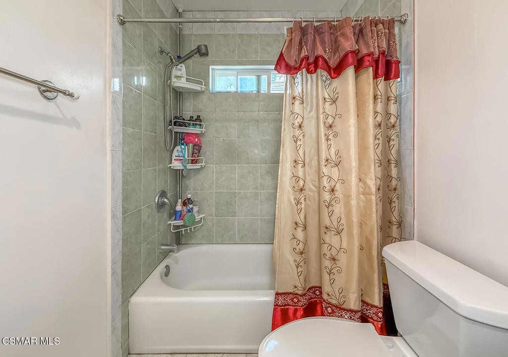 https://media.crmls.org/mediaz/56b7c008-d7d2-417f-b2e3-ca278f78e389.jpg?preset=X-Large