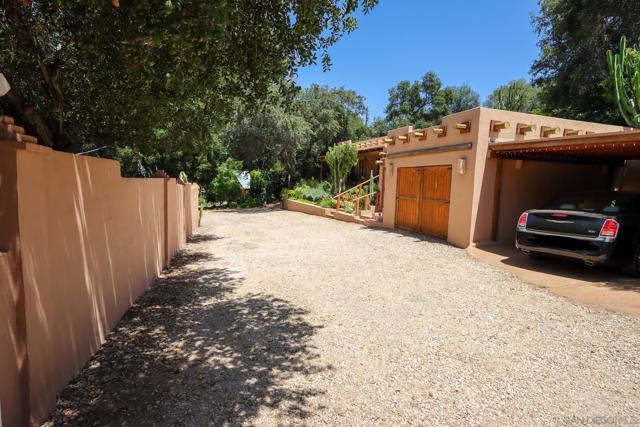 1511 Alpine Terrace Rd, Alpine CA: https://media.crmls.org/mediaz/56b81f0c-1d1b-4346-917c-382b792bedab.jpg