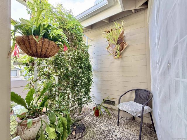543 Rockport Ct, Encinitas CA: https://media.crmls.org/mediaz/56b829a1-443e-4252-8fca-485a2187b368.jpg
