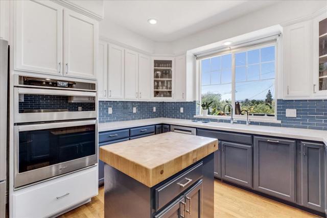 410 Monterey, Capitola CA: https://media.crmls.org/mediaz/56b8e224-a774-46fb-b39d-3b259a22bc55.jpg