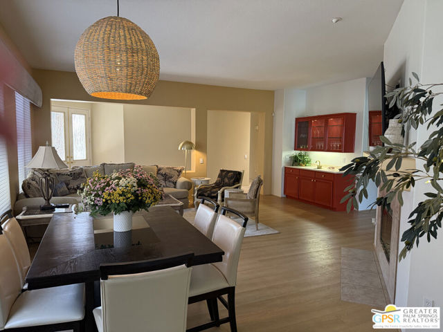 154 Kavenish Drive, Rancho Mirage CA: https://media.crmls.org/mediaz/56b914ce-367d-4daa-b069-08074d0a9d98.jpg