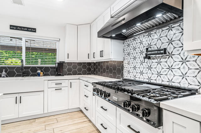 43170 Warner Trail, Palm Desert CA: https://media.crmls.org/mediaz/56b9911d-bd23-4ad2-8989-6911bff9df63.jpg