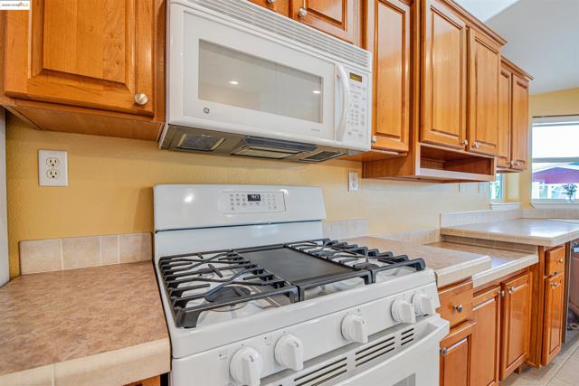 3660 Walnut Blvd, Brentwood CA: https://media.crmls.org/mediaz/56b9c529-c1f2-4ff3-a882-038639578ac2.jpg