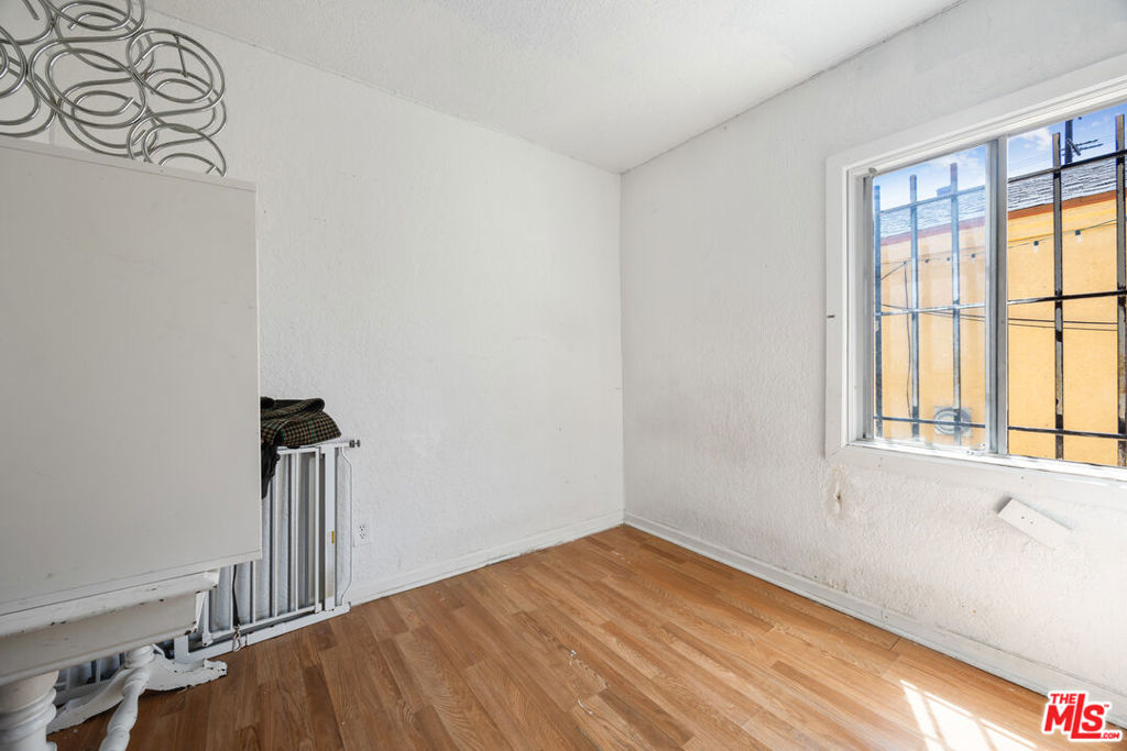 MLS #25570667 img 24