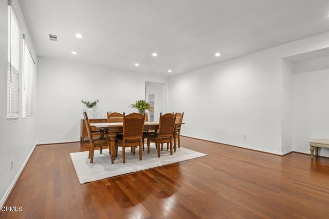 3806 Golden Pond Drive, Camarillo CA: https://media.crmls.org/mediaz/56ba78f4-b5ee-4e6f-bb17-19b8ba6811eb.jpg