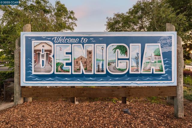 302 Columbia Cir, Benicia CA: https://media.crmls.org/mediaz/56babc7d-85a3-4638-a962-190812897ccb.jpg