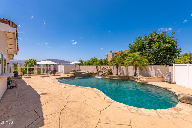 2210 Via Loma, Camarillo CA: https://media.crmls.org/mediaz/56bbc438-bf83-41dc-9040-1cd9bef55d42.jpg