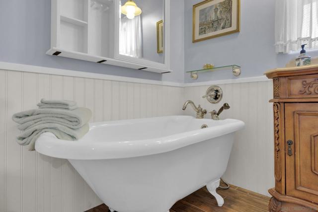 555 Manzanita Dr, Julian CA: https://media.crmls.org/mediaz/56bc0714-089b-400e-b761-a7e2609e94c9.jpg