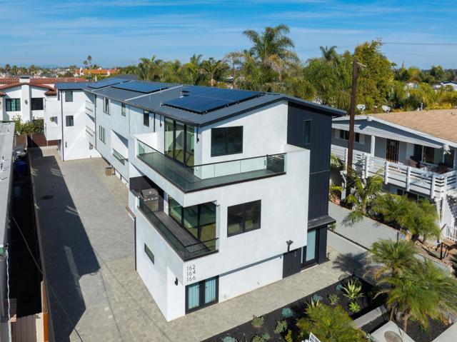 164 Cherry Avenue, Carlsbad CA: https://media.crmls.org/mediaz/56bc4bf2-99e1-4674-b098-48c8a51735dd.jpg