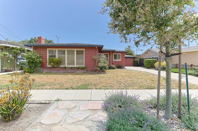 40 San Pedro Street, Salinas CA: https://media.crmls.org/mediaz/56bc593a-747e-42e1-b4d0-7ad3a7f5d5f6.jpg