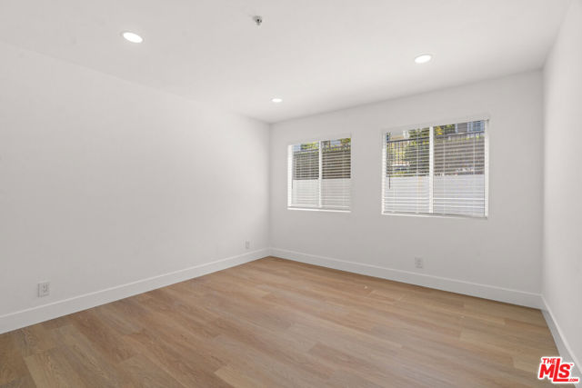 16100 West Sunset Boulevard, 109 photo 9