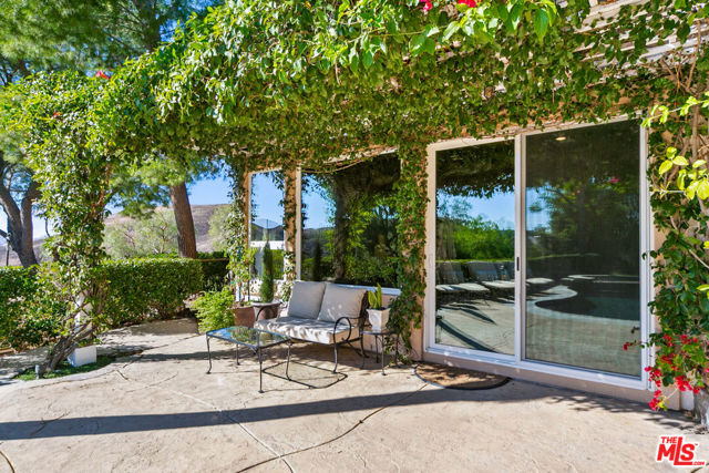 24822 Wooded Vista, West Hills CA: https://media.crmls.org/mediaz/56bda997-45d3-4a55-af7f-0415cd6fe81a.jpg