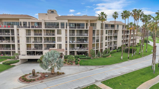 910 Island Drive #112, Rancho Mirage, CA 92270