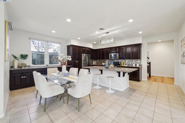 Image 5 of 33 For 2612 Admiral Cir