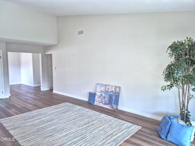 34120 Village 34, Camarillo CA: https://media.crmls.org/mediaz/56bdceca-deb0-4862-8c6d-a251307ad4fb.jpg