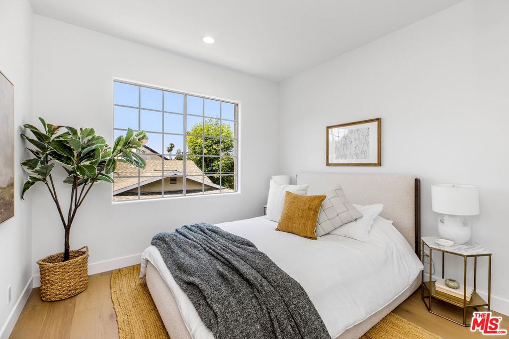 MLS #25577669 img 17