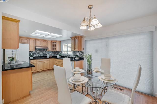 Image 21 of 37 For 2716 Killdeer Ct