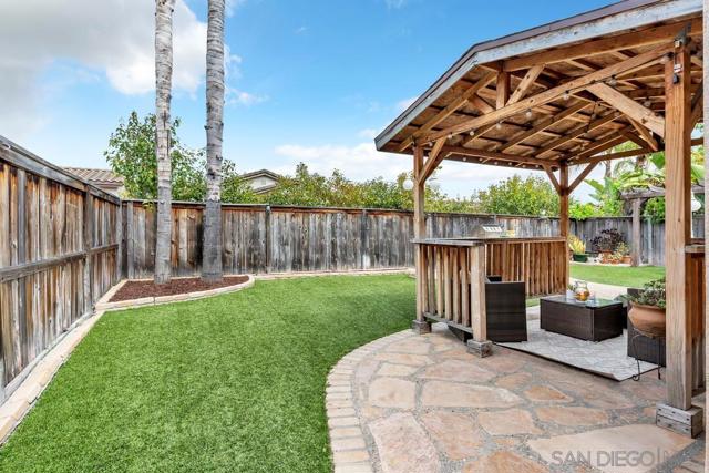 1531 Quiet Trail Dr, Chula Vista CA: https://media.crmls.org/mediaz/56be5d96-b3de-4004-ad34-710eabae7555.jpg
