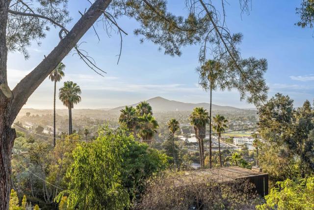 10013 Pandora Drive, La Mesa CA: https://media.crmls.org/mediaz/56bf07f0-3048-41a0-9634-777426a561de.jpg