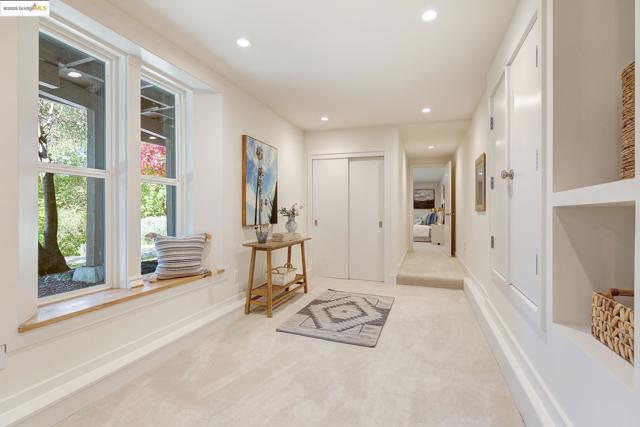 3 Mountain View Pl, Lafayette CA: https://media.crmls.org/mediaz/56c04cc3-ae90-4493-9ac9-1561f181e46c.jpg