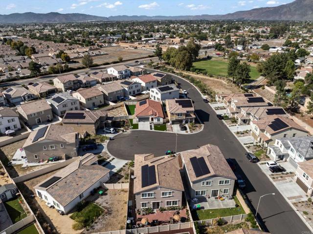 Detail Gallery Image 4 of 42 For 1788 Iris Cir, San Jacinto,  CA 92583 - 3 Beds | 2 Baths