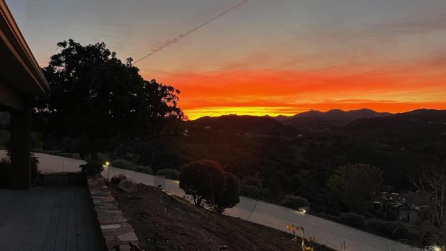 30419 Canyon Estates Road, Vista CA: https://media.crmls.org/mediaz/56c14477-d4fa-40f1-9714-18d13b6e073e.jpg