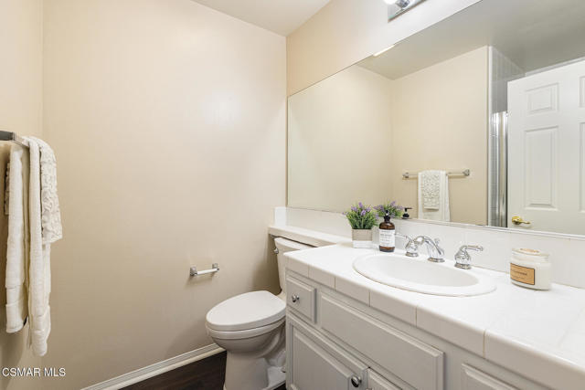 2874 Venezia Lane, Thousand Oaks CA: https://media.crmls.org/mediaz/56c17a7e-7f5c-456c-b1de-8a09c9e2a8a5.jpg