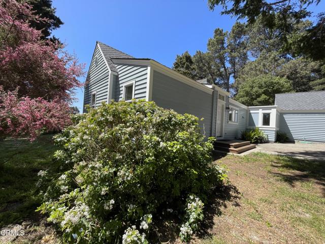 45300 Headlands Drive, Mendocino CA: https://media.crmls.org/mediaz/56c1cbb2-ec22-433f-ad5b-8b1974dafd7f.jpg