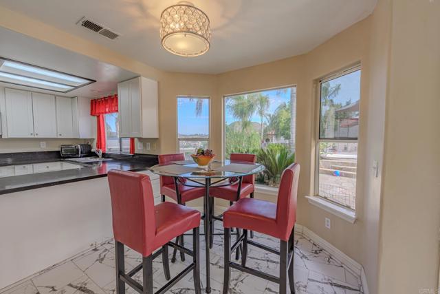 22633 Inspiration Pt, Canyon Lake CA: https://media.crmls.org/mediaz/56c1cc83-05c8-4834-9c92-0f6e59d8a269.jpg