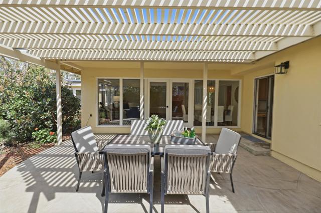 540 Country Club Lane, Coronado CA: https://media.crmls.org/mediaz/56c25a04-a136-4d2d-866a-1359829c3bac.jpg