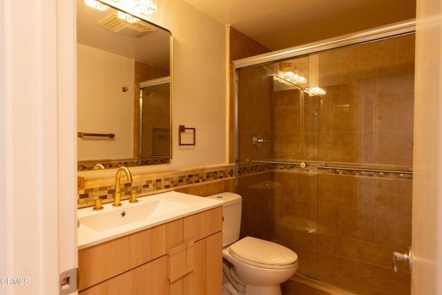 Detail Gallery Image 11 of 16 For 234 N Kenwood St #202,  Glendale,  CA 91206 - 2 Beds | 2 Baths