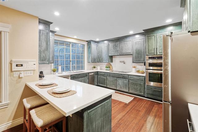 729 Montevino Dr, Pleasanton CA: https://media.crmls.org/mediaz/56c2ef89-4744-4c5a-98c1-818449513b3f.jpg