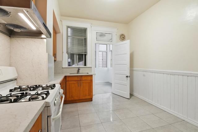 21182122 Mason Street, San Francisco CA: https://media.crmls.org/mediaz/56c2f6d1-5ca4-4c78-966f-998bcf780429.jpg