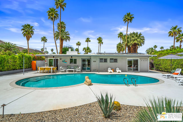 281 E Ocotillo Avenue, Palm Springs CA: https://media.crmls.org/mediaz/56c3a14d-afd8-4be7-aa5a-dbe1cc5c1eb1.jpg