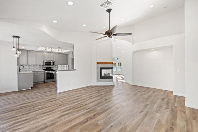 44260 Villeta Drive, La Quinta CA: https://media.crmls.org/mediaz/56c3abe6-899e-43af-9a0a-7a9ff16fb096.jpg