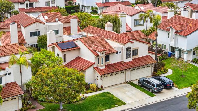 2157 Sea Village Cir, Cardiff by the Sea CA: https://media.crmls.org/mediaz/56c3f545-7340-4e32-a002-d31a5b3b9632.jpg