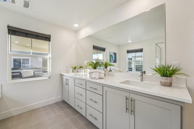 37898 Seafarer Road, Newark CA: https://media.crmls.org/mediaz/56c3fe8e-2d94-4168-ad91-7bea9202ceda.jpg