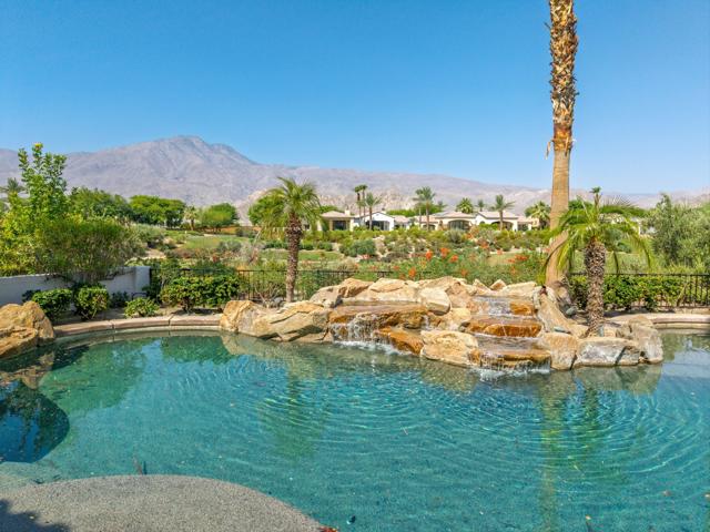 58445 Mijas, La Quinta CA: https://media.crmls.org/mediaz/56c400ef-927e-4f43-b8a8-4ecc11449372.jpg