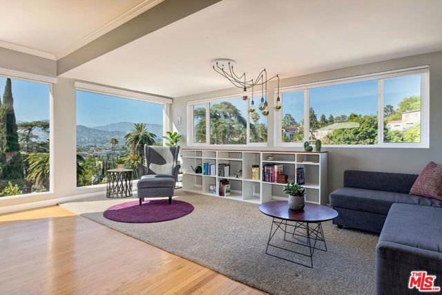 1410 Wellesley Drive, Glendale CA: https://media.crmls.org/mediaz/56c41a34-ccb6-400d-9194-f8727baec1df.jpg